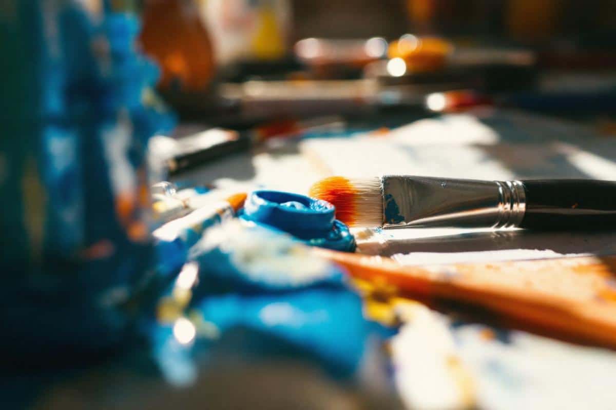 Les plus belles couleurs complémentaires du bleu pour harmoniser vos créations