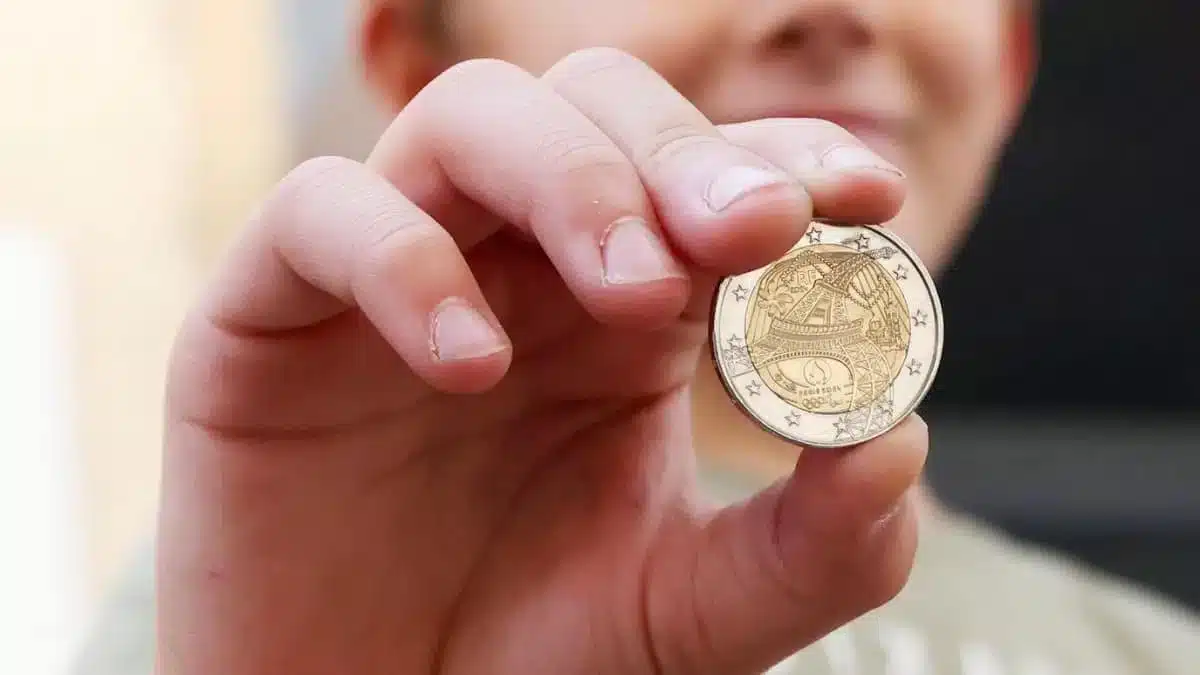 les écoliers français ont tous cette pièce de 2 euros qui se revend aujourd'hui à prix d'or