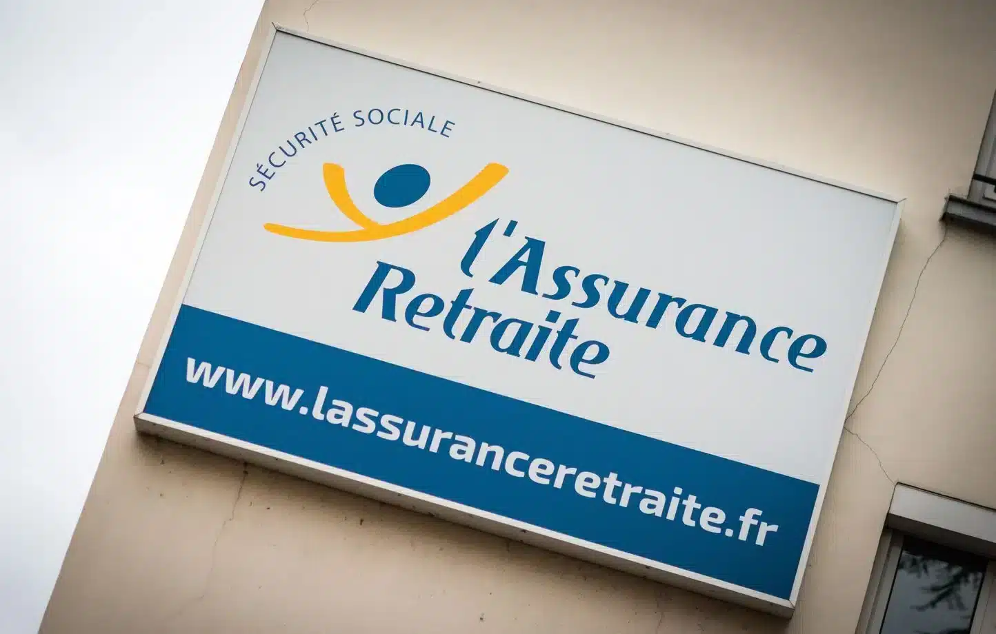 gel des retraites de bases et agirc arrco voici combien vous allez vraiment perdre en 2026 en fonction de votre pension