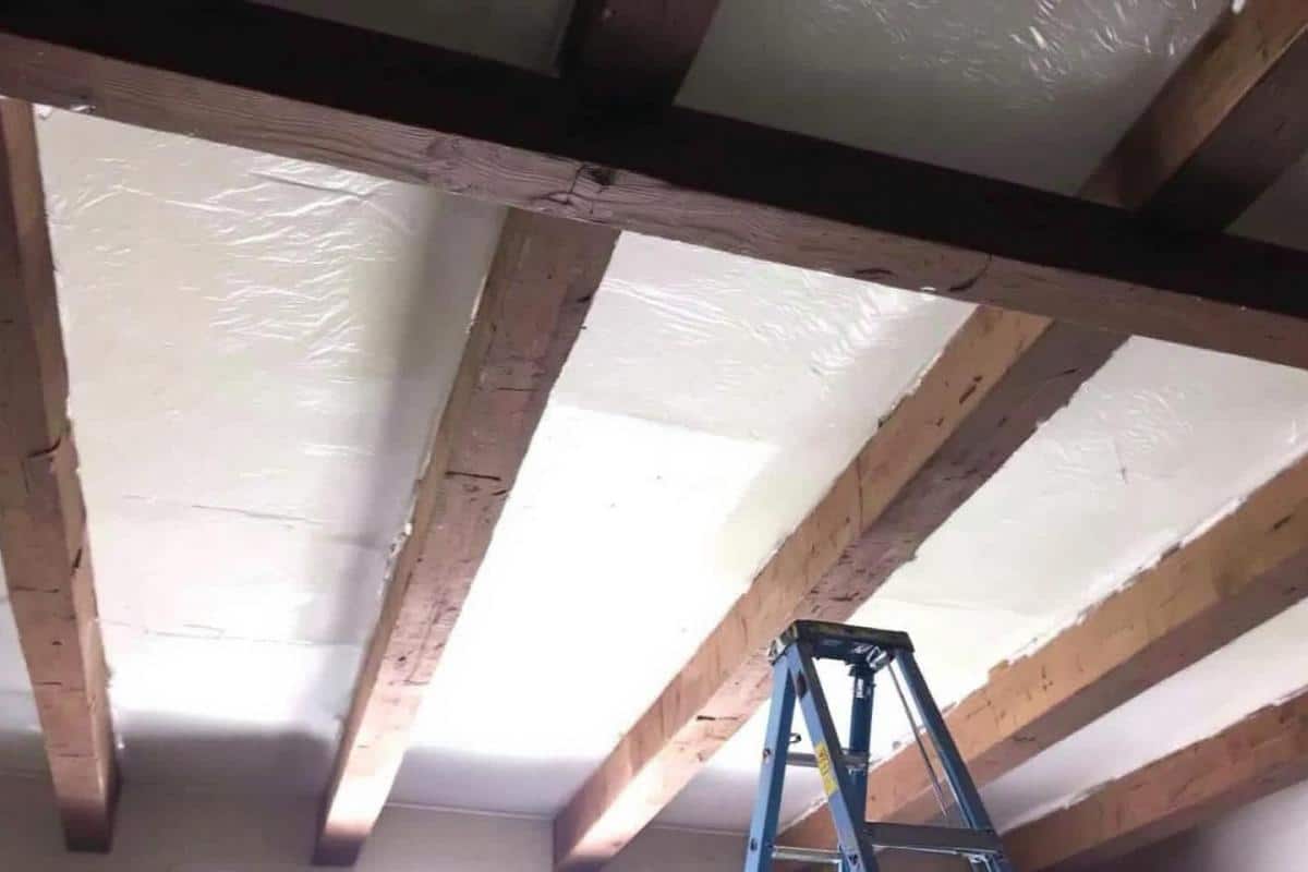 Comment isoler le plafond d’un sous-sol ?