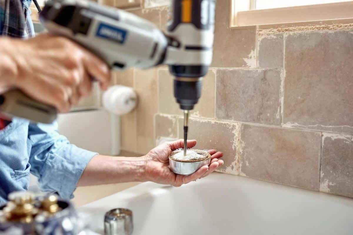 Comment percer du carrelage sans le casser ?